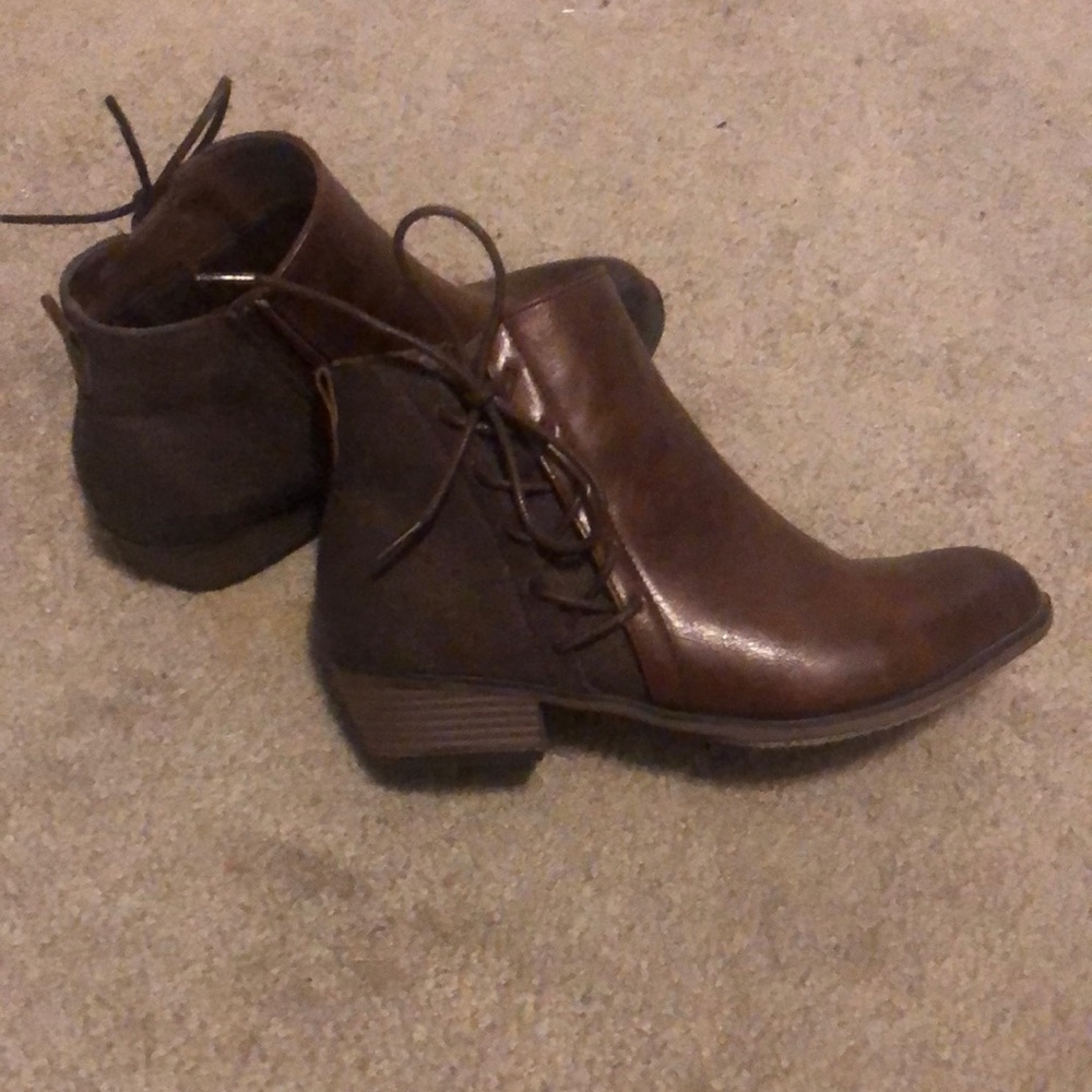 Lace Up Detail Heeled Bootie